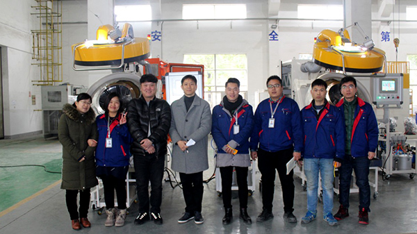 韩国客户成功验收安捷伦自动滚喷机设备